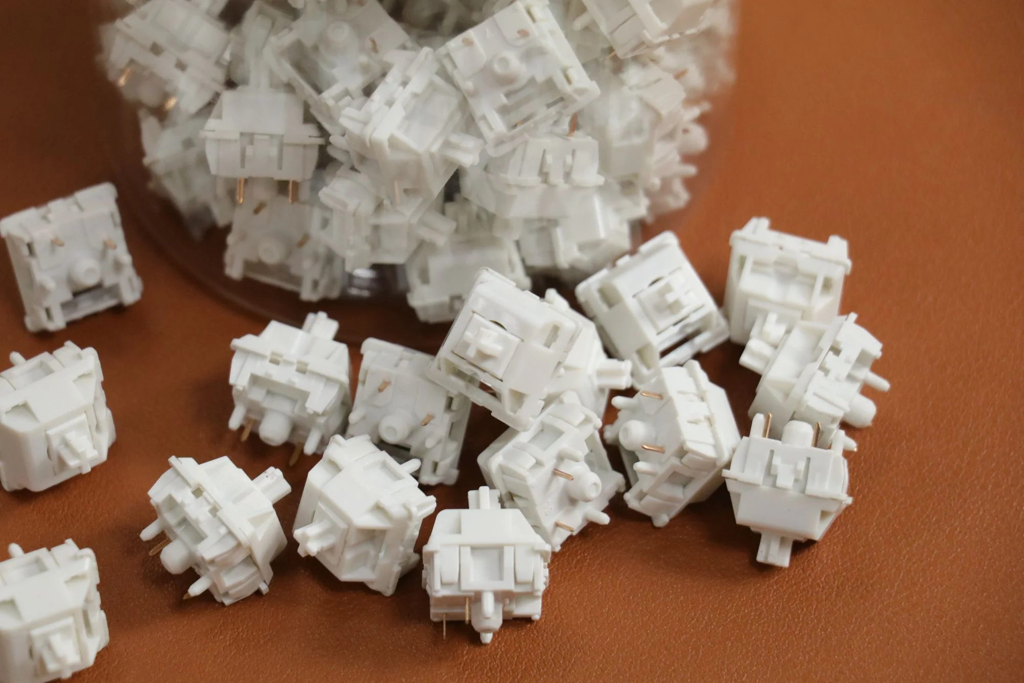 Neo White Linear Switches (x10)